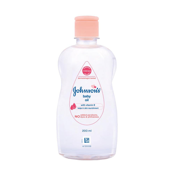 Johnson's Baby Oil with Vitamin E, Non-Sticky for easy spread and massage